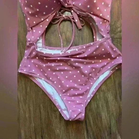 Shade and Shores Pink and White Polka Dot Swimsuit 🩱 - Picture 6 of 7
